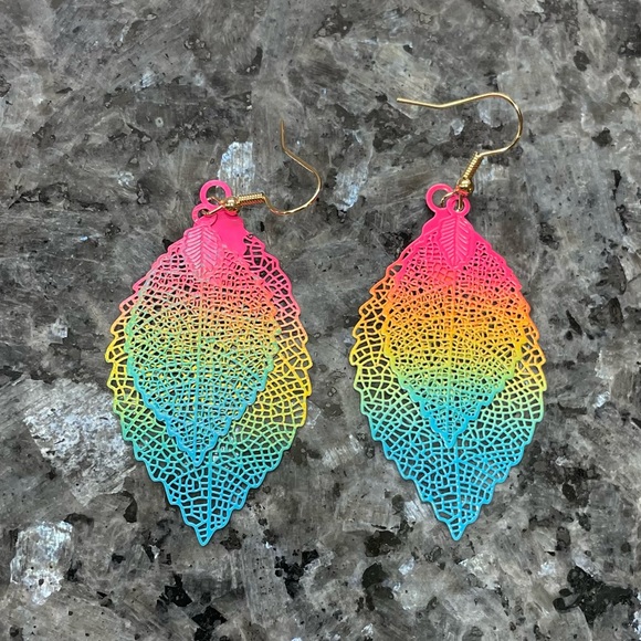 2/$25 or 3/$35 NWOT Neon rainbow gradient metal leaf layered earrings - Picture 3 of 4